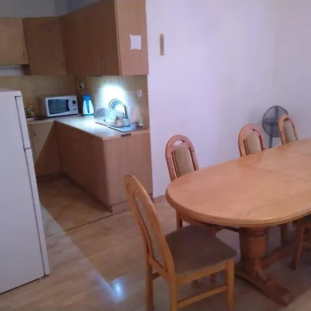 Hannah - Relax Dom Pod Orechom - 2i Rodinne So Zdielanou Kuchynou *