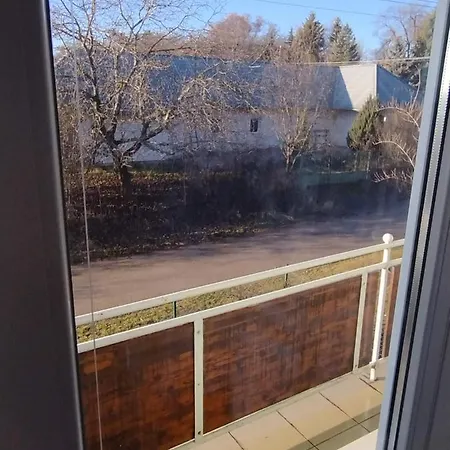 Hannah - Relax Dom Pod Orechom - 2i Rodinne So Zdielanou Kuchynou Trávnica