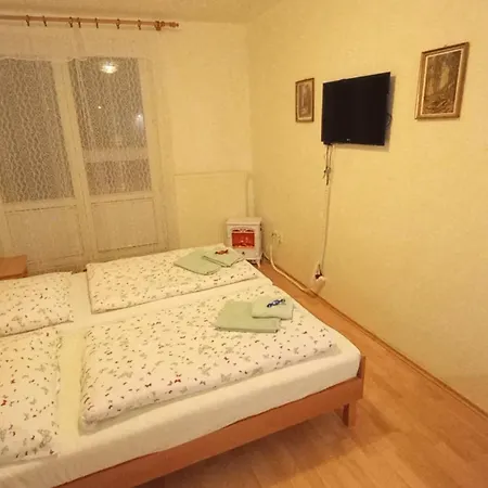 Hannah - Relax Dom Pod Orechom - 2i Rodinne So Zdielanou Kuchynou * Trávnica